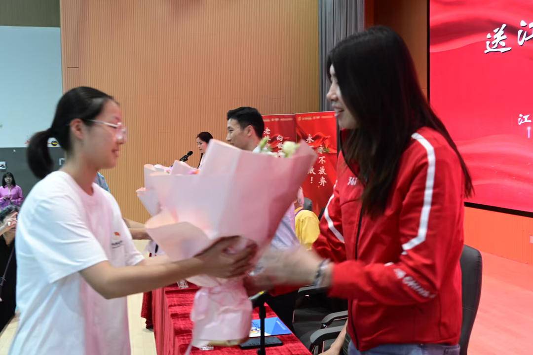 南通市体育, 育运动学校, 协会向学校